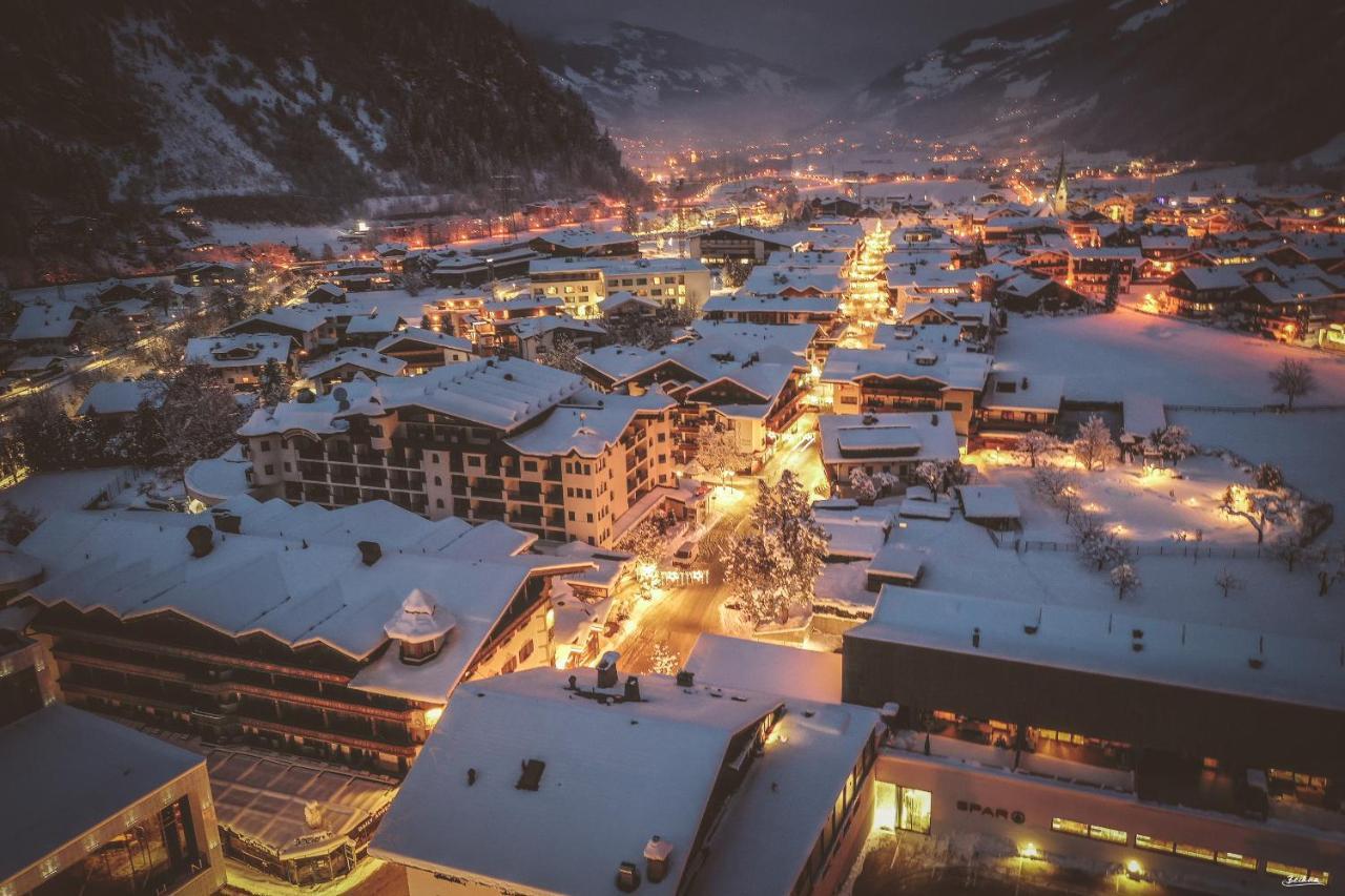 Strass- Aparthotel Mayrhofen Zewnętrze zdjęcie
